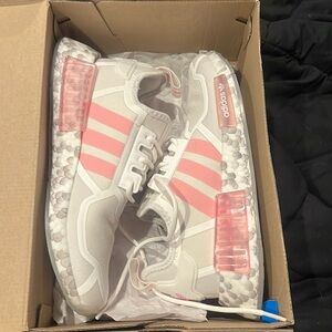 Adidas NMD men 7 women’s 8.5-9